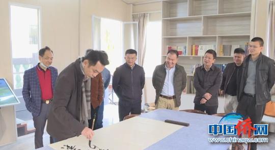 中国侨网海南琼海市文学艺术界联合会文艺创作基地开展文化活动。 琼海市文联供图 摄