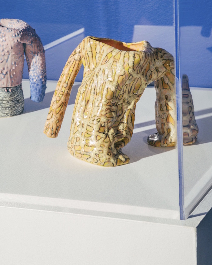 艾丽莎·达里戈作品,左《Pink Sheath》(2018年),右《Sidestepper》(2017-2018年)